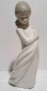 Zaphir (Lladro) Porcelain Figurine Shy Girl Holding A Blanket 9 3/4" T - Picture 1 of 18