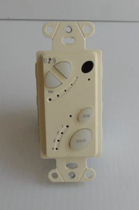 On•Q AU1000-LA lyriQ High Performance Keypad Light Almond - Bild 1 von 6