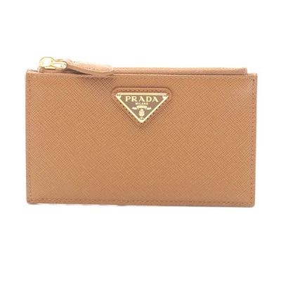 Коричневый кожаный чехол для карт Prada из сафьяновой кожи - Изображение 1 из 4