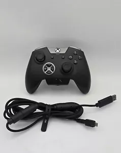 Controller cablato Razer Wolverine Ultimate Chroma Xbox One/Serie S|X lettura descrizione - Foto 1 di 1