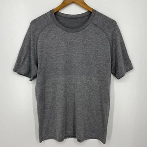 Lululemon T-Shirt Men's Size M Gray Vented Logo Short Sleeve Crew Neck - Picture 1 of 10