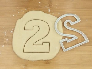 Number Two Digit 2 Cookie Cutter Biscuit Fondant Cake Mould | Large 8 cm High - Picture 1 of 2