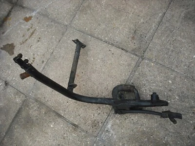 Um 1983/4 HONDA MAGNA 750C V45 TRILHO DE QUADRO INFERIOR E SUPORTE LATERAL SUPORTE DE SUPORTE - Imagem 1 de 4