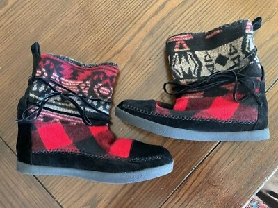 Botas de inverno femininas Madden Girl preto vermelho Jackman xadrez casual tamanho 6 - Imagem 1 de 4