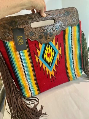Cartera clutch boho con flecos azteca marca Lucky and Blessed Foto 1 de 4
