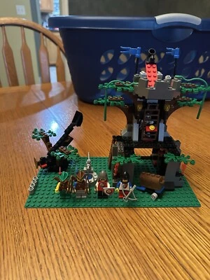 Lego 6046 Hemlock Stronghold Dark Forest Complete 1996 No Instructions or Box - Image 1 of 4