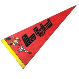 Mini pennant calcio sportivo in feltro vintage anni 60 NEW ENGLAND 4" x 9" - Foto 1 di 3