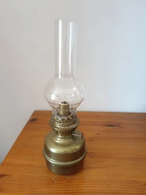 Ancienne lampe à pétrole en laiton avec mèche et globe 10x33 cm - Photo 1/4