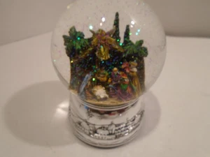 Reed And Barton Snow globe Nativity Musical Plays O Little Town Of Bethlehem VTG - Picture 1 of 6