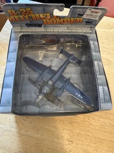 Flying Champs WWII B-25 Mitchel Bomber Die Cast Plane NIB Mint Unopened 1999 - Picture 1 of 3