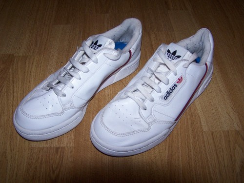 Scarpe da ginnastica Adidas bianche in pelle taglia 4 uk