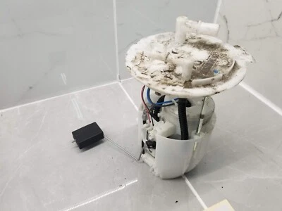 Lincoln MKX 2015 bomba de combustible del lado izquierdo del conductor Foto 1 de 3