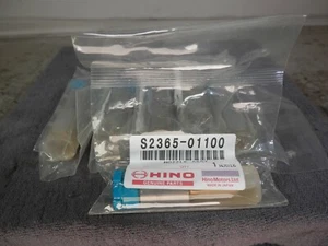 Hino Injector Nozzles *SET OF 6*- #23650-1100 - Picture 1 of 3