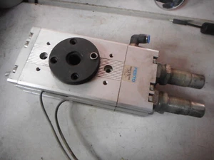 FESTO DRQD -- TWIN PISTON SEMI-ROTARY DRIVE -- 90 deg 32mm Piston -- 175804 - Picture 1 of 4