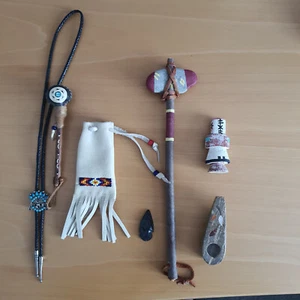 Konvolut Indianer Pfeilspitze Pfeife Beutel Halskette Figur Vintage - Bild 1 von 7
