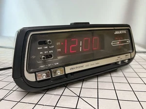 Vintage Space Age 70's 80s Juliette Clock AM/FM Stereo Radio Wood Grain Atomic - Picture 1 of 11