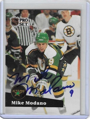 1991-92 Pro Set French Autograph Mike Modano Minnesota North Stars Hand Signed - Image 1 of 2