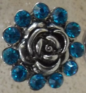 Large Silver Flower Surounded by coloured Crystals 20mm Noosa Style Snap Button - Picture 1 of 8