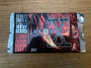 The X Files-Series 3 trading cards x 1 pack, Topps, NEW & SEALED - Picture 1 of 3