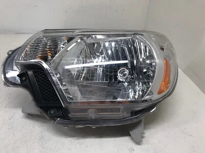 Faro delantero dañado conductor LH Toyota Tacoma 2012-2015 8115004180 OEM2 Foto 1 de 4