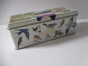 Collectable Cadbury's Chocolate Finger Tin Pre-Owned. - Picture 1 of 10