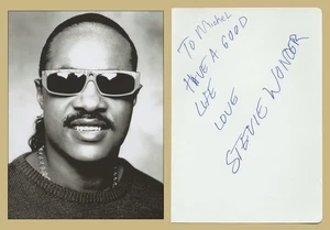 Stevie Wonder - RARE in person signed album page + Photo - Paris 1981 - COA - Imagen 1 de 3