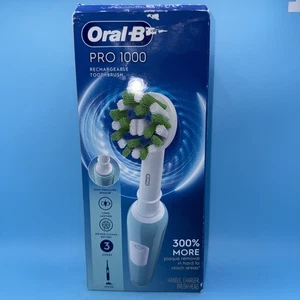 Oral B Pro 1000 Wiederaufladbare Zahnbürste Blau Offener Karton - Bild 1 von 3