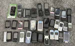 Job Lot Untested Faulty Mobile Phones ***SPARES & REPAIRS***. NO RESERVE (2) - Photo 1 sur 6
