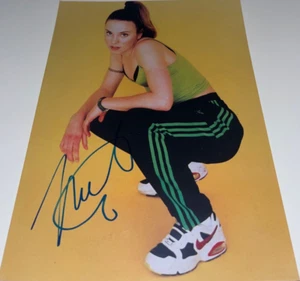 RARISSIMA AUTENTICA! FOTO 8X10 SPEZIA SPORTIVA FIRMATA MEL C "SPICE GIRLS" CON CERTIFICATO DI AUTENTICITÀ - Foto 1 di 1