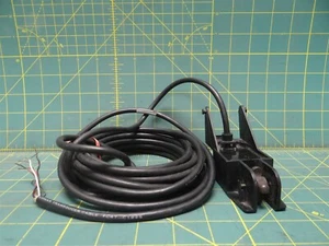 Garmin Airmar Transom Mount Temp/Depth/Speed Triducer Transducer Sensor P32 - Picture 1 of 4