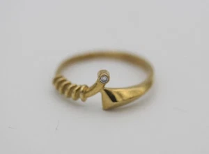 WUNDERSCHÖNER RING aus 333er GOLD mit BRILLANT ca. 0.02 ct VS / W (c051813) - Picture 1 of 5