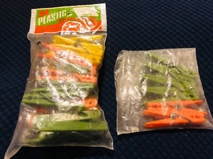 Vintage RARE: 30-pc Plastic Penley Brothers Multicolored Clothespins Made In USA - Picture 1 of 9