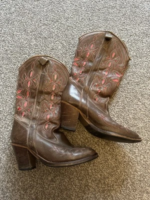 Womens Pointed Toe Cowgirl Cowboy Boots, Size 3.5, EU 36, Brown, Faux Leather - Image 1 of 4