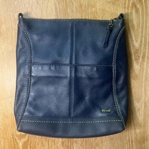 The Sak Damen Umhängetasche Lucia Leder dunkelblau ohne Riemen! - Bild 1 von 11