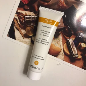 REN Clean Skincare Radiance Glow Daily Vitamin C Gel Cream .5oz 15ml Travel Size - Picture 1 of 2