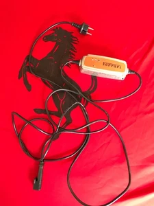 FERRARI 458 CARGADOR DE BATERÍA Cargador de batería 260120 EU Battery Charger - Imagen 1 de 14