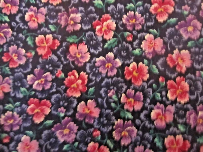 Tela VIP Cranston 100% Algodón PÚRPURA ROSA FLORAL Sobre Negro 32" x 44" Foto 1 de 4
