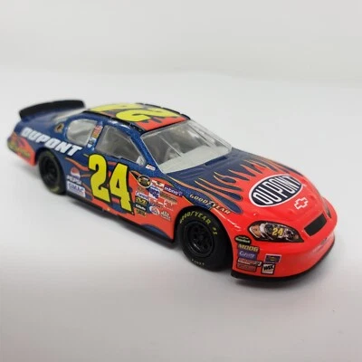 Jeff Gordon 2002 Dupont #24 Hendrick Chevy Monte Carlo 1:64 NASCAR Diecast Car Foto 1 de 4