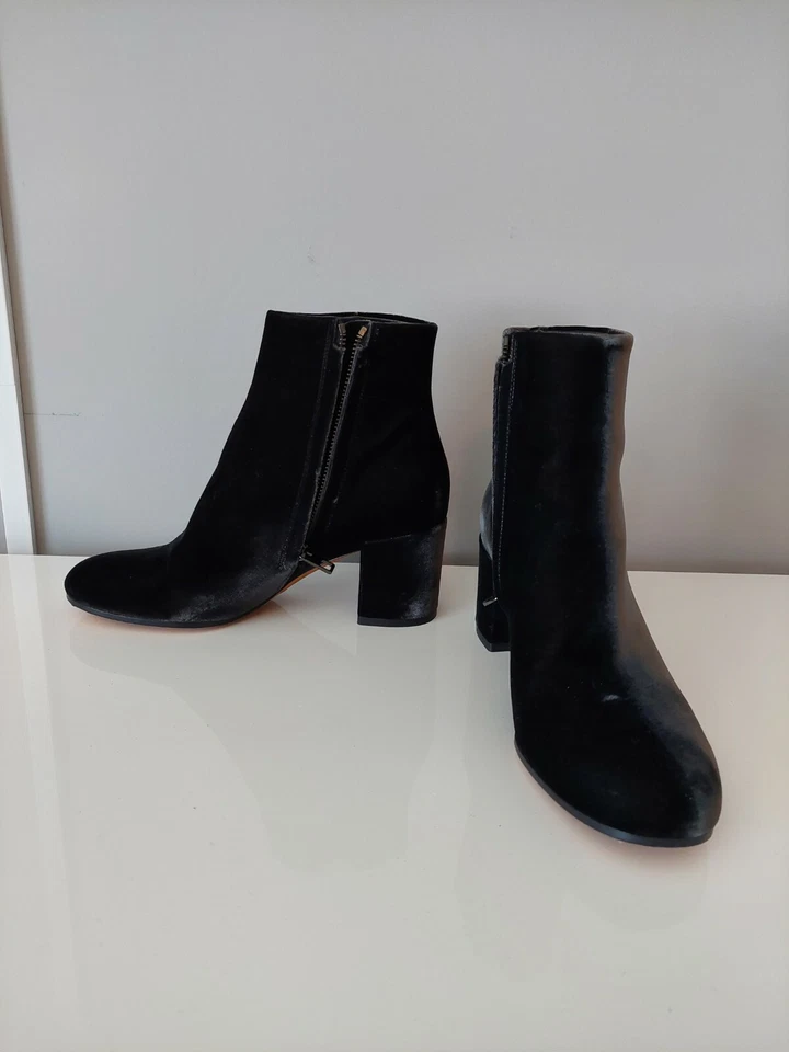 Vince Women's Blakely Velvet Block Heel Booties Graphite 6.5M - Image 1 of 4
