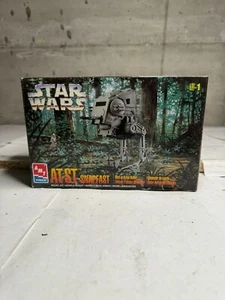 Kit modello AMT ERTL, Star Wars AT-ST Snapfast Wind-Up Action Walker NUOVO - Foto 1 di 2
