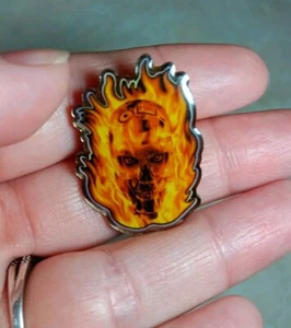 Vtg T2 3D Terminator 2 Universal Studios Flames Bot Skull Retro Metal Pin - Picture 1 of 4