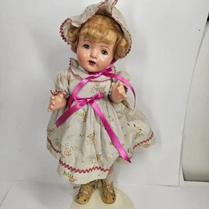 ¿Princesa Isabel? Muñeca Composición 16" Alto Ojos Verdes Vintage - Imagen 1 de 9