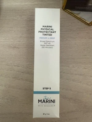 Jan Marini Marini Protector Físico FPS 45 Tintado 2 OZ Medio a Profundo Foto 1 de 3