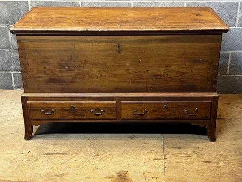 rare 1700s blanket chest pa 2 lower drawers french feet hepplewhite strap hinges Cover