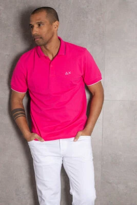 SUN68 Polo Uomo Man A32110 FUXIA SMALL STRIPE ON COLLAR EL P/E 2024 60 € - Immagine 1 di 4