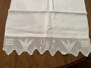 Vintage PATRIOTIC FILET LACE USA & EAGLE & FLAG 41" X 19" HANG OR RUNNER - Picture 1 of 7