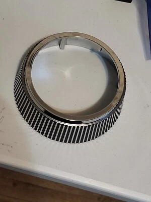 Новый из старых запасов 1974-76 Buick Riviera Electra LeSabre колпачок ступицы ободок колеса GM 1244514 - Изображение 1 из 4