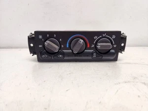 2000-02 Chevrolet Silverado 1500 Temperature Control W/ AC W/O Defrost - Picture 1 of 12