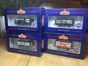 Bachmann OO Gauge Buffers Ltd Edition west country Private Owner Wagons x 4 - Picture 1 of 2