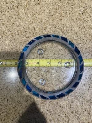 Juego de 2 candelabros redondos de vidrio transparente con placa de pilar, 1 con borde de piedra e incrustación Foto 1 de 4